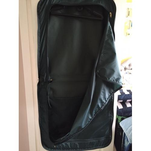 Suit carrier