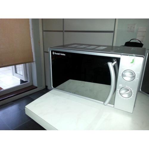 RUSSELL HOBBS MICROWAVE FOR SALE