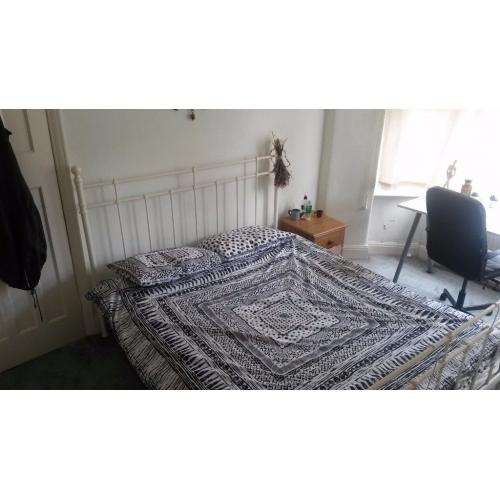 *URGENT* - BIG DOUBLE ROOM NEAR CRICKLEWOOD TO RENT!