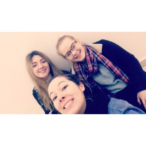 3 Art Students Seeking Whole Property Rent !