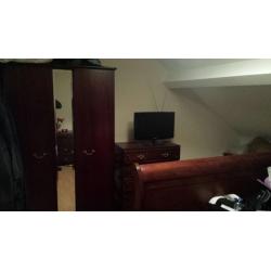King size room available for rent