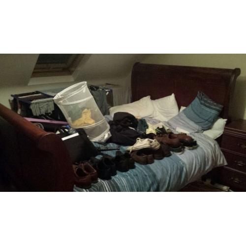 King size room available for rent