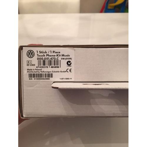 Volkswagen original touch kit music