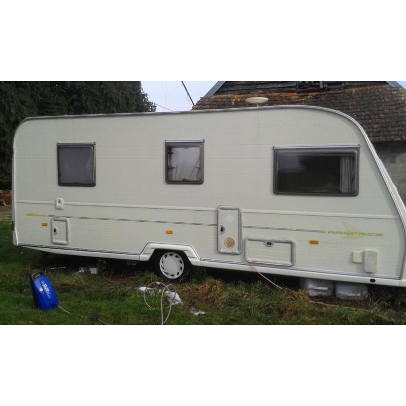 Avondale Dart Caravan For Sale - 2002 in great condition