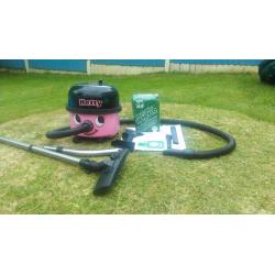 HETTY HOOVER VACUUM CLEANER (HET200A) + 9 NEW GENUINE BAGS + ACCESSORIES GALORE!