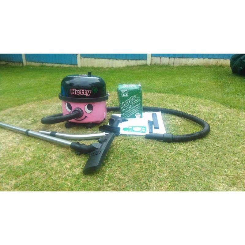 HETTY HOOVER VACUUM CLEANER (HET200A) + 9 NEW GENUINE BAGS + ACCESSORIES GALORE!
