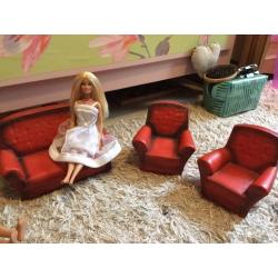 Original vintage SINDY sofa