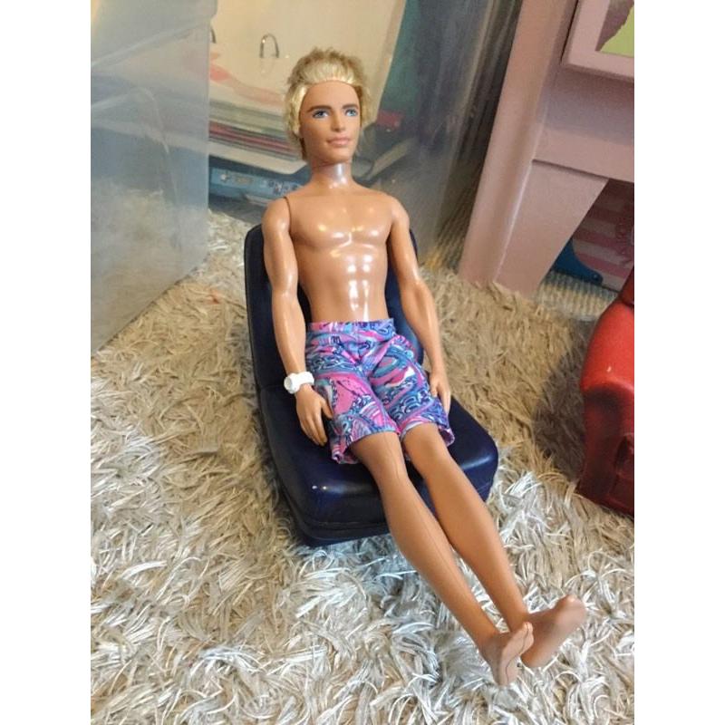 Original vintage SINDY sofa