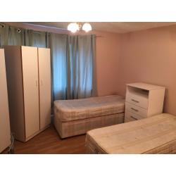 Convenience triple room in South Bermondsey