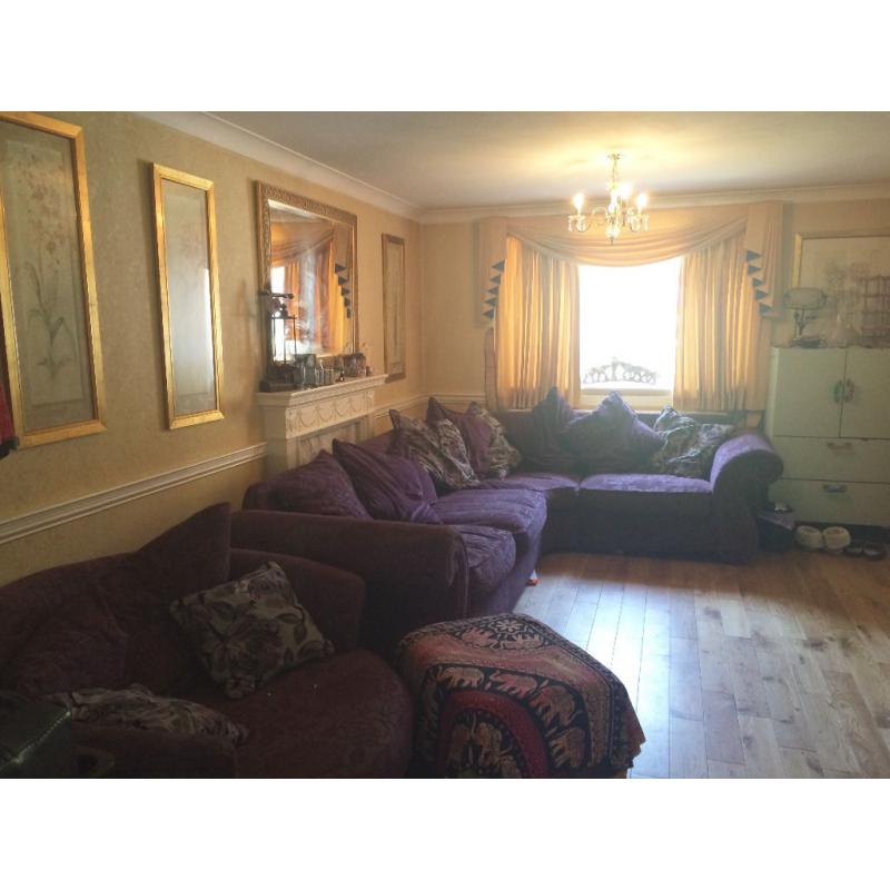 Beautiful House Located In Arnos Grove, Large Double Room, Garden & Patio, Fibre Optic Broadband