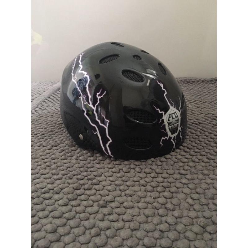 Skater helmet new