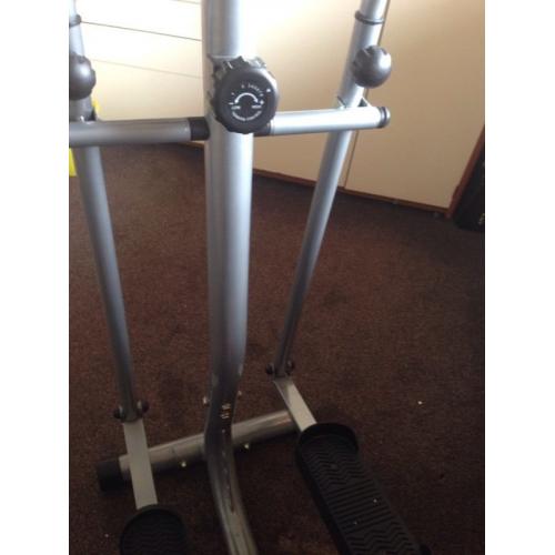 Cross trainer