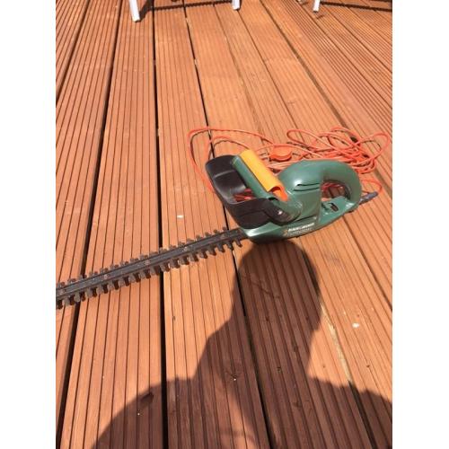 black and decker hedge trimmer