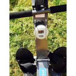 Rowing machine and gym