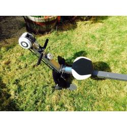 Rowing machine and gym