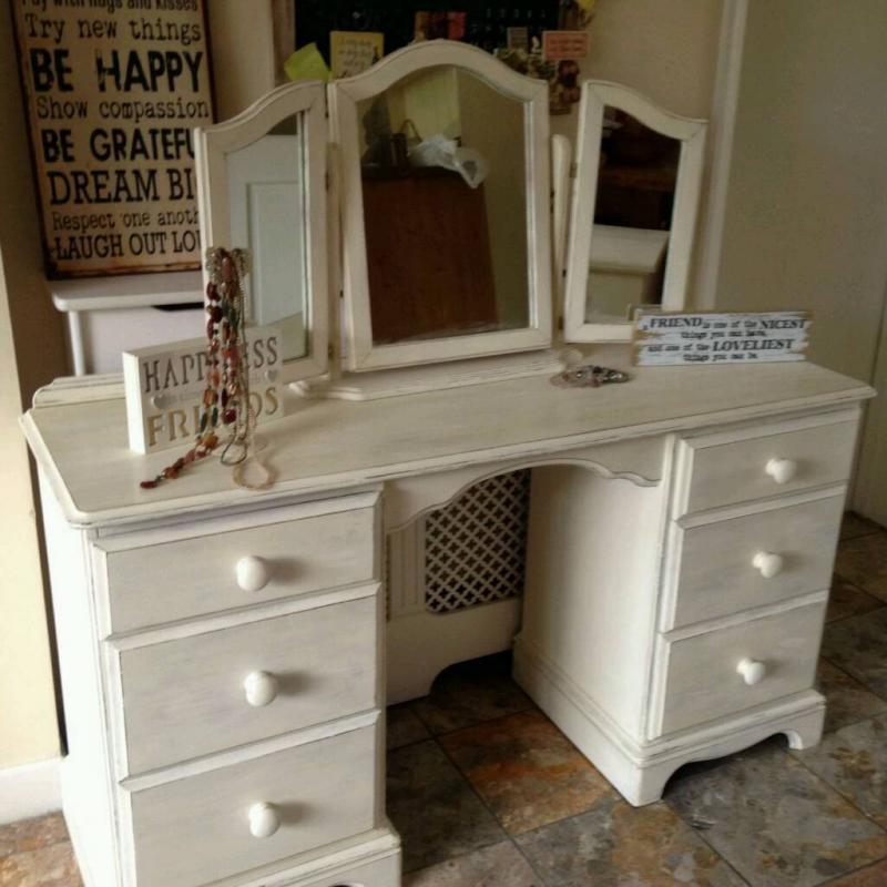 Shabby chic dressing table with a 3 way mirror