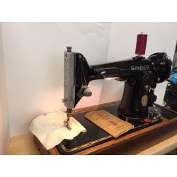 Singer 201 sewing machine working beautiful condition