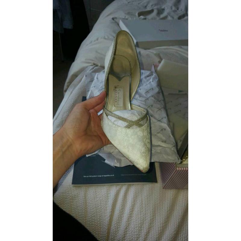Wedding shoes size 4