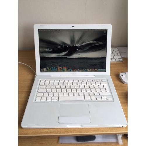 MacBook A1181 with OS X