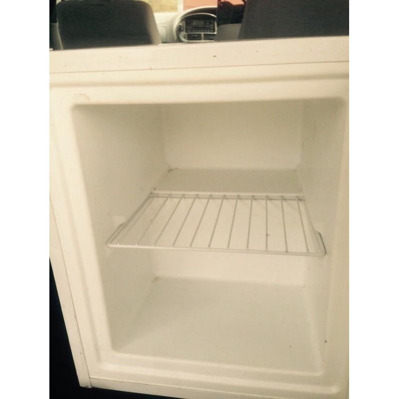 Fridgemaster Undercounter freezer