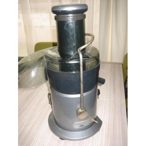 BREVILLE COMMERCIAL JUICER (ANTHONY WORRAL-THOMPSON DESIGN)