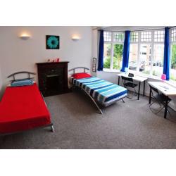 Single Bed in Spacious and Luminous Rooms in Big House Near Brent Cross Station