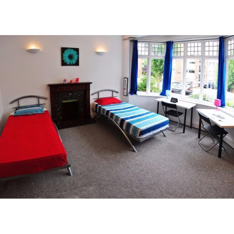 Single Bed in Spacious and Luminous Rooms in Big House Near Brent Cross Station
