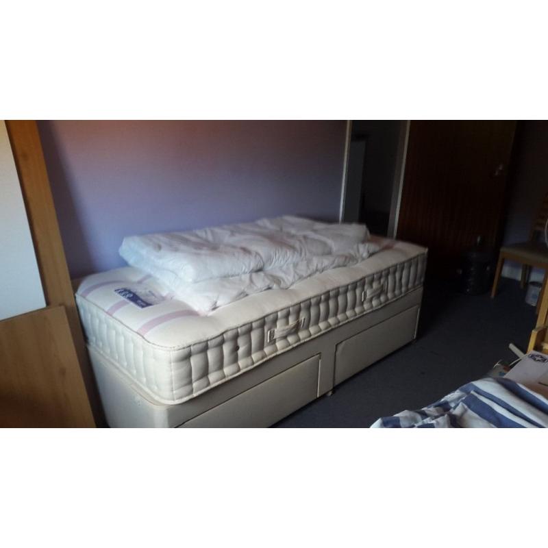 Single bed with 2 drawer storage and silentnight mattress