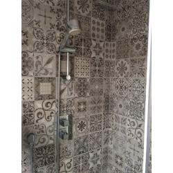 Porcelenoza 'Antique Grey' wall tiles