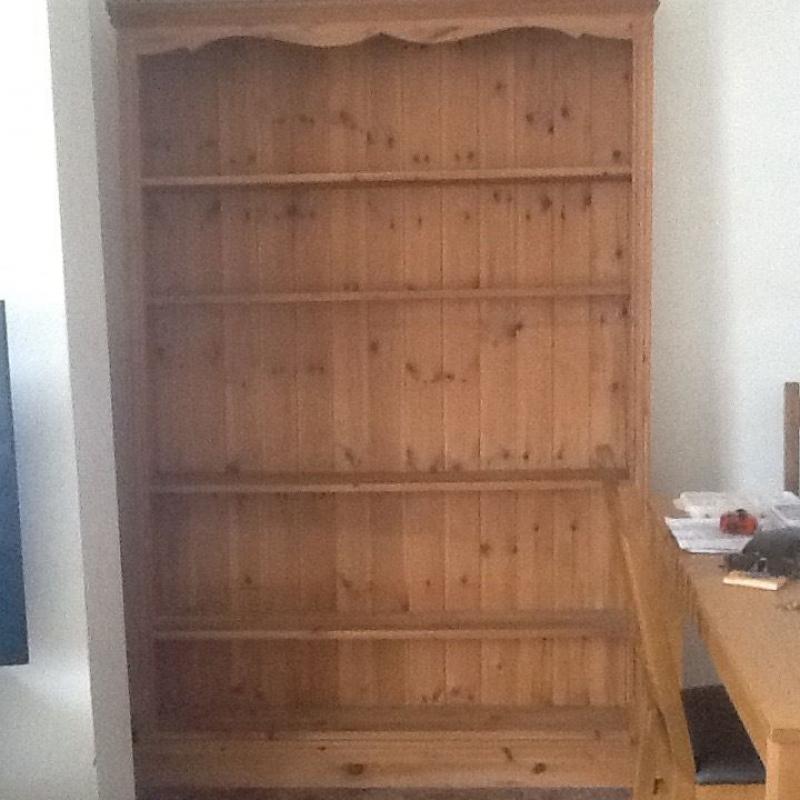 (Bookcase) Large solid pine Bookcase