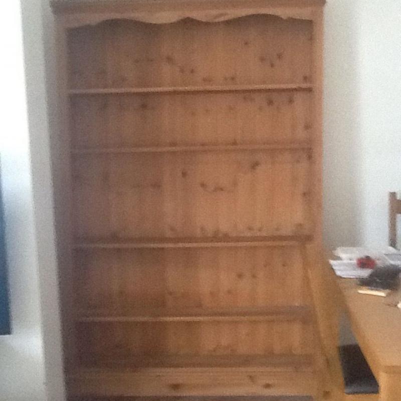 (Bookcase) Large solid pine Bookcase
