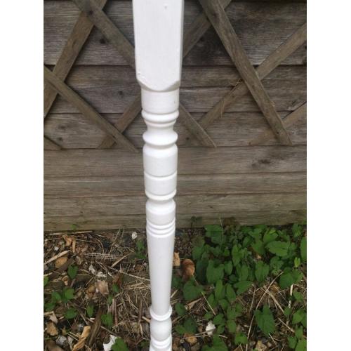 SPINDLES - PAINTED WHITE