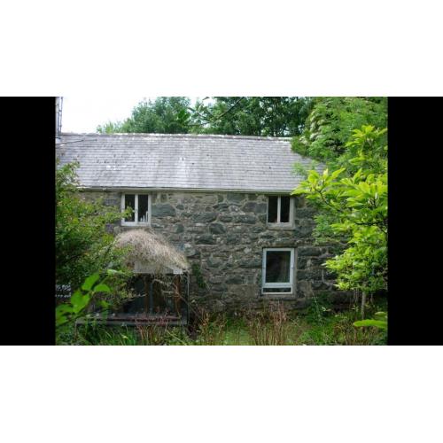 Traditional stone house for sale 4 bedrooms garden garage barns 2.5 acres land, rural nr Dolgellau