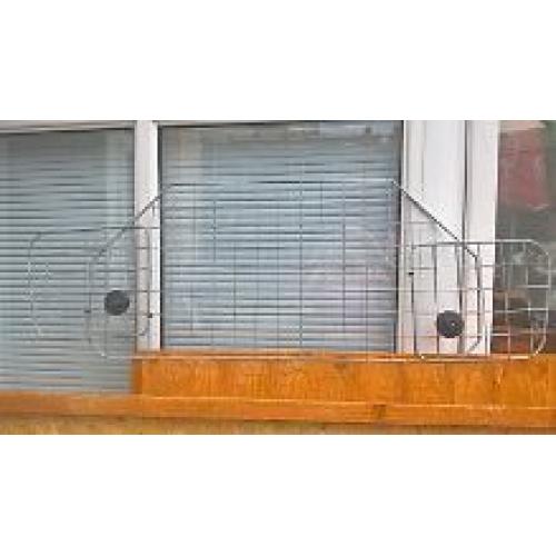 Range Rover vogue P38 adjustable rear dog guard