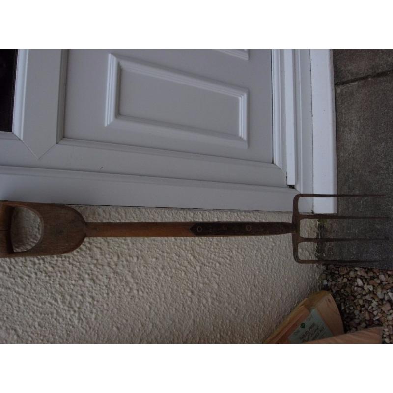 Builders Spade & Fork