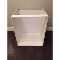 White kitchen carcass 600mm
