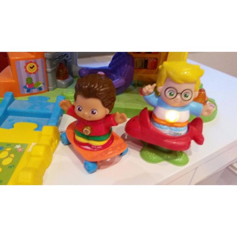 Vtech Toot Toot Friends Discovery House with extra characters