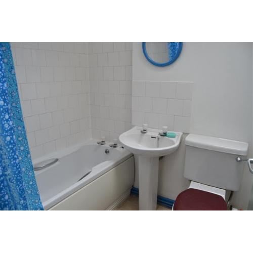 Bills INCLUSIVE Montpelier - double room, in warm friendly 'Old coach house' just off Stokes Croft