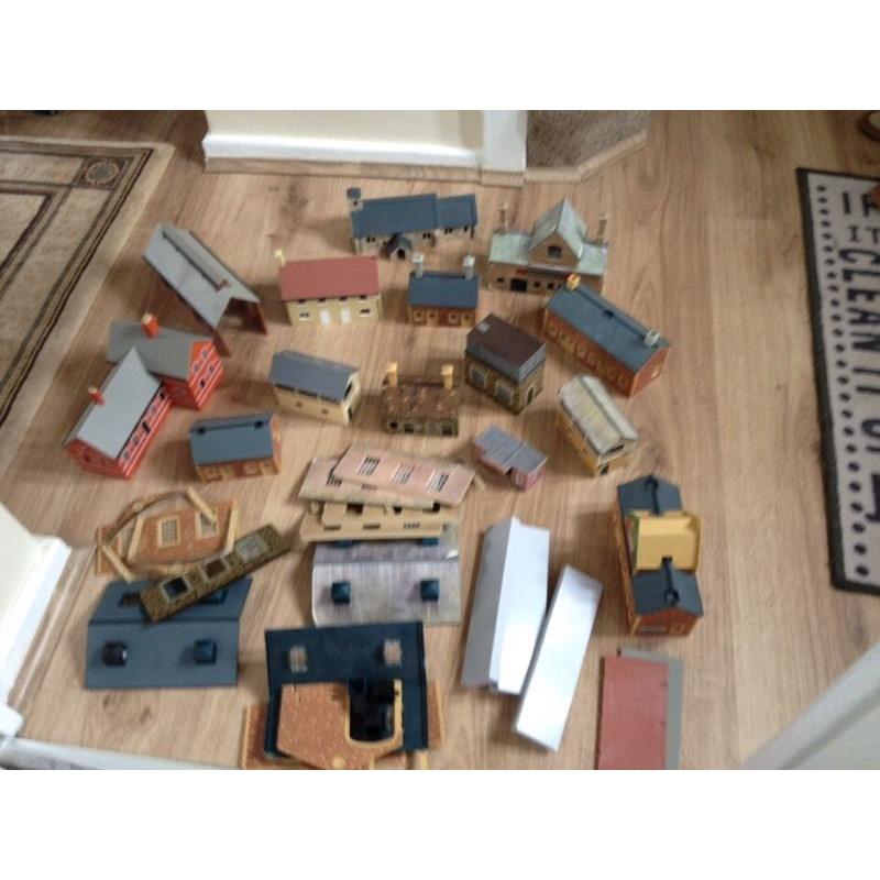 17 model railway buildings