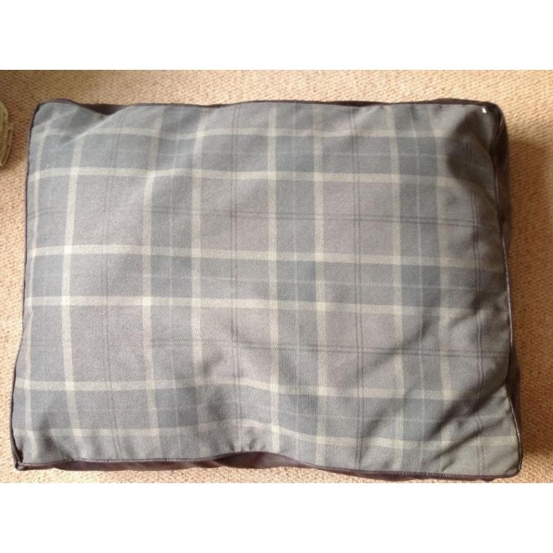 Dog cushion large (35x26)