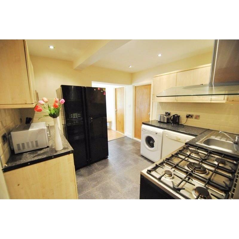 1 Rooms available in 6 Bedroom Student House for Next Academic Year, Bills Included, Edgworth Drive