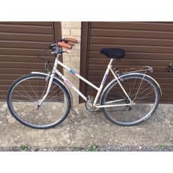 Ladies Town Bike, Serviced, Free Lock/lights, Can deliver
