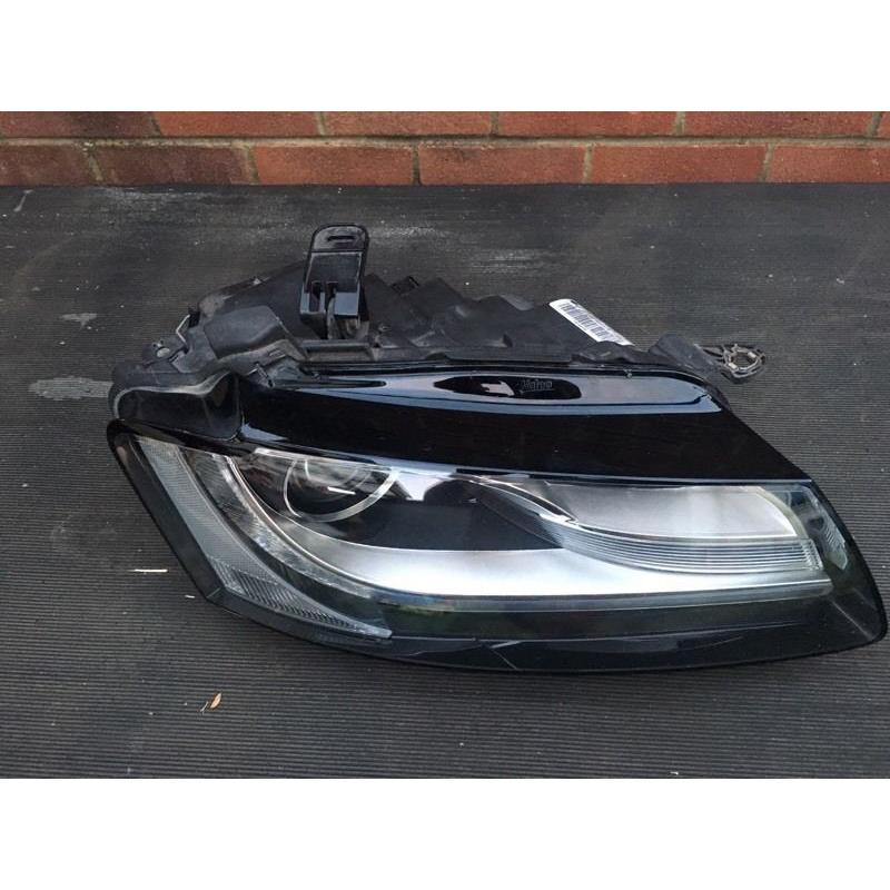 Audi A5 2009 genuine front right headlight in perfect condition