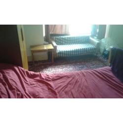 Large Double Room in New Malden! Available August 6th - 30th