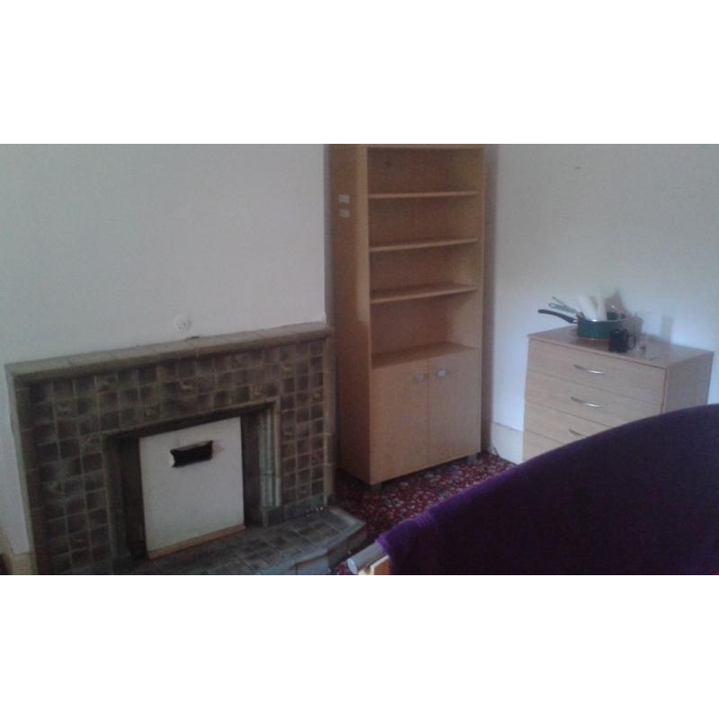 Large Double Room in New Malden! Available August 6th - 30th