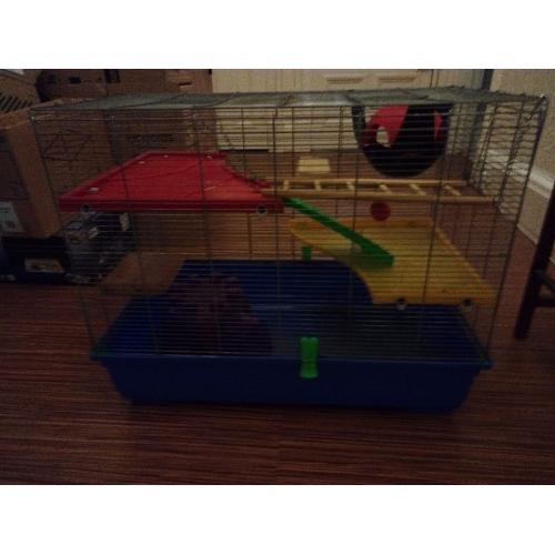 Second hand pet cage in good condition