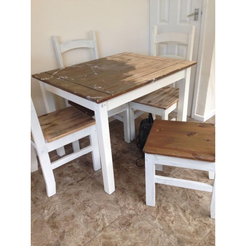 Dining/kitchen table and four chairs DIY project.