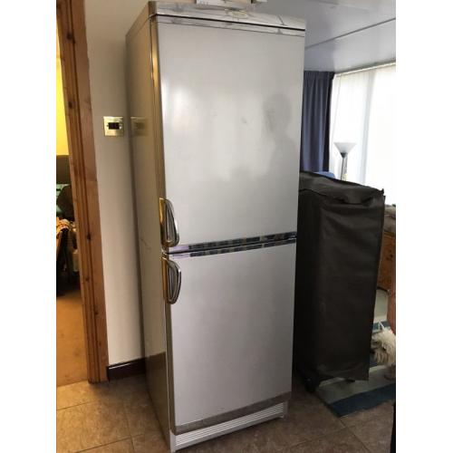 Fridge freezer