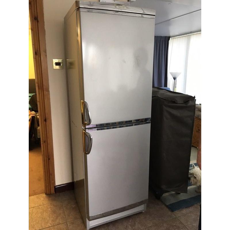 Fridge freezer