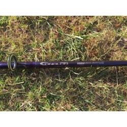 2 beach casters, 2 boat rods and 1 aluminium rod holder